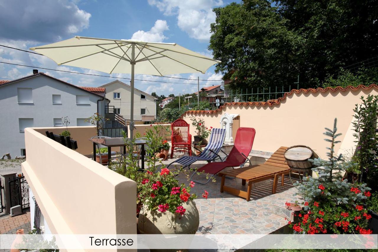 Anica Iles Apartamento Viskovo Exterior foto